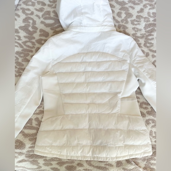 NWT Calvin Klein Women's Light-Weight Hooded Puffer Jacket - Size Large - Picture 5 of 8